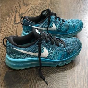 Nike flying max shoes